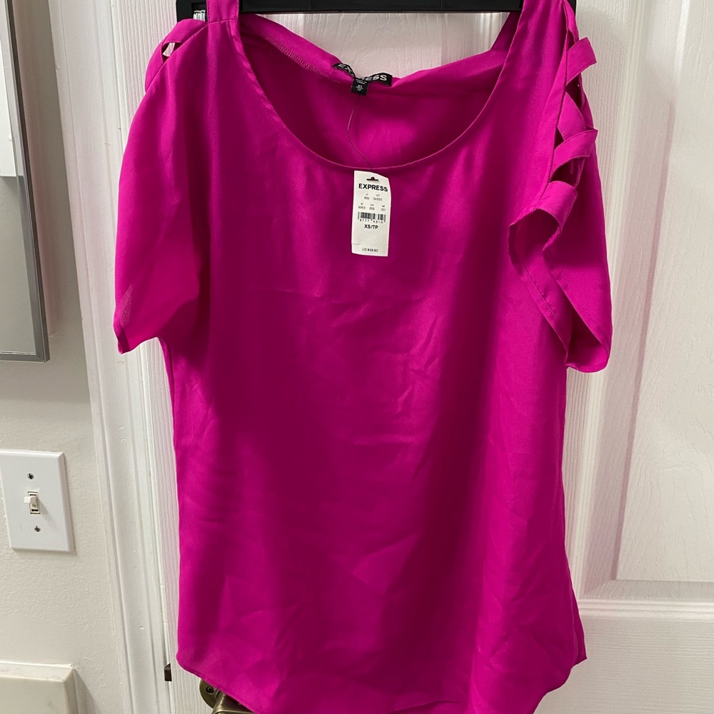 Express brand new short sleeve top